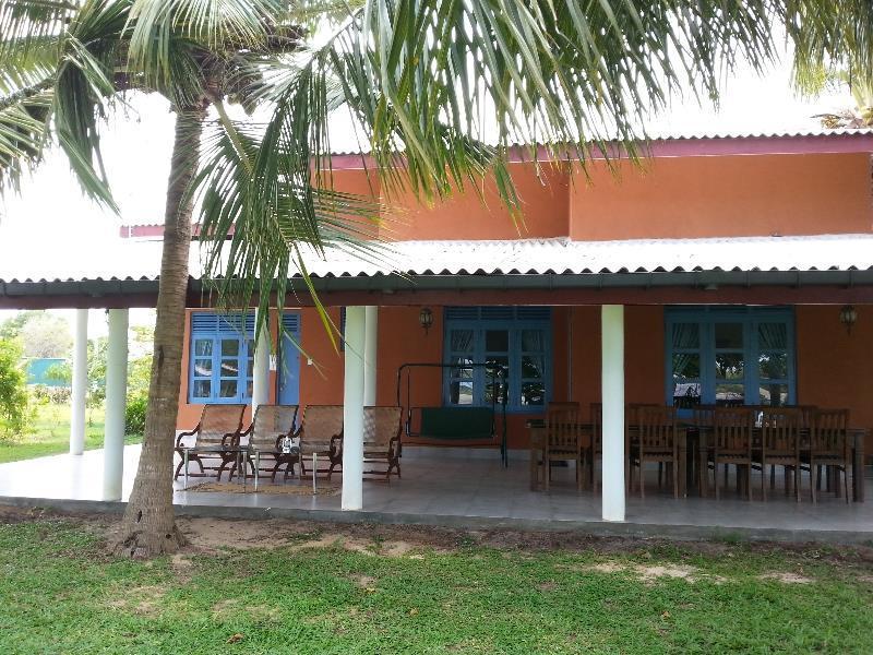 Serenity Lake Resort Yala Tissamaharama Exterior photo